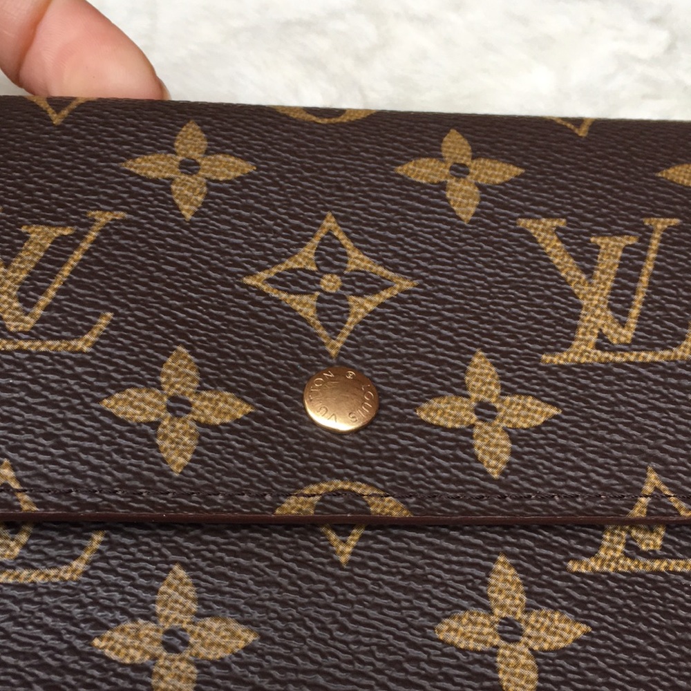 Louis Vuitton Wallet - Picture 14 of 14